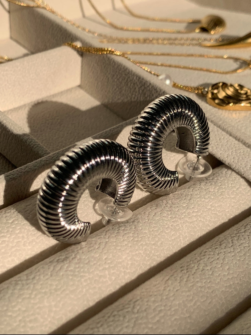 LUNAR HOOPS