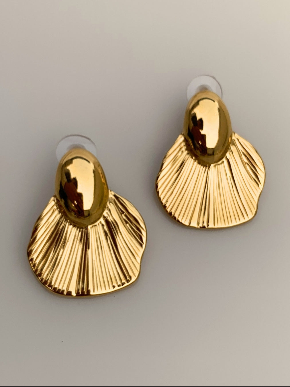 GOLDEN FLUTTER