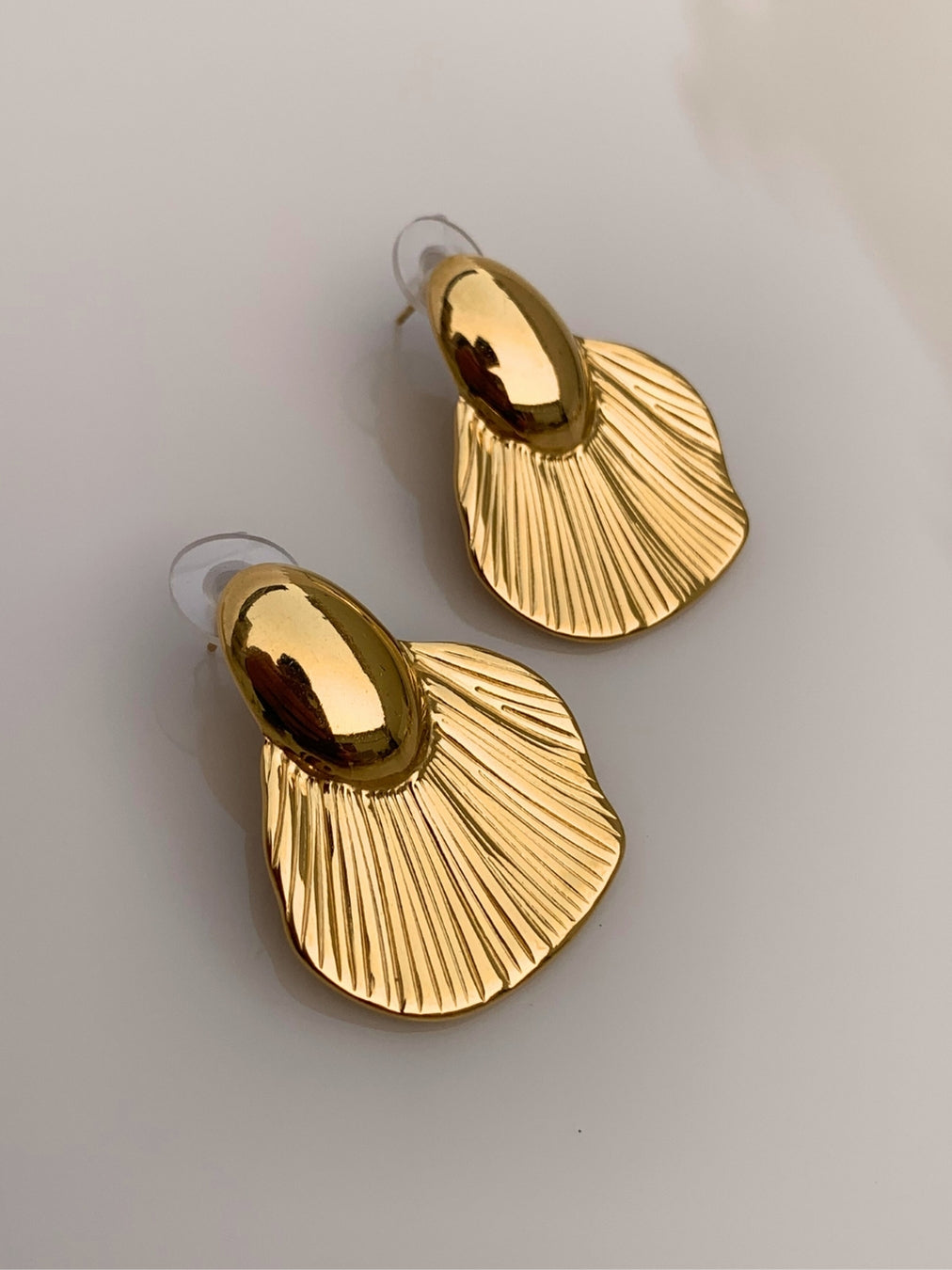 GOLDEN FLUTTER