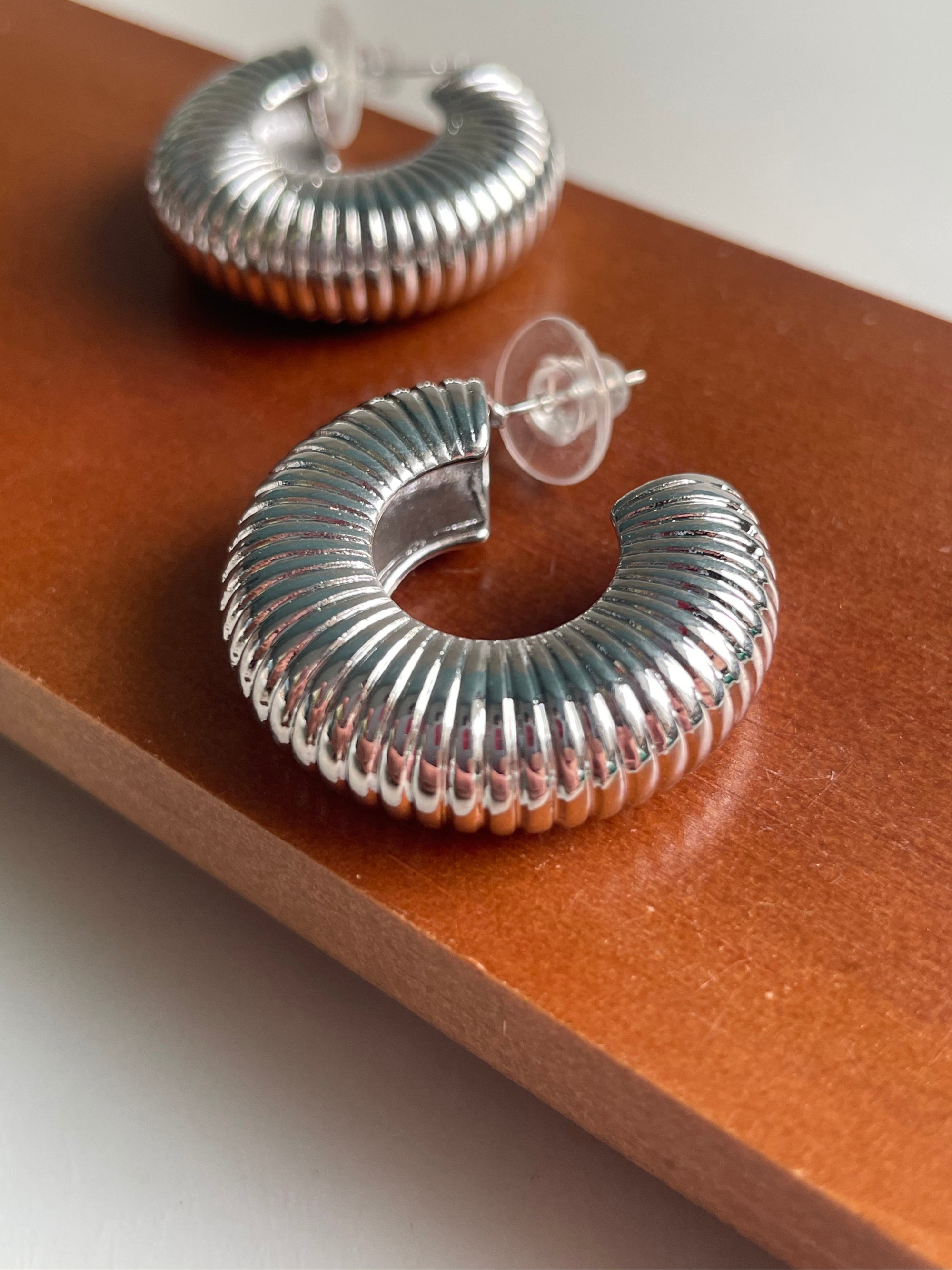LUNAR HOOPS