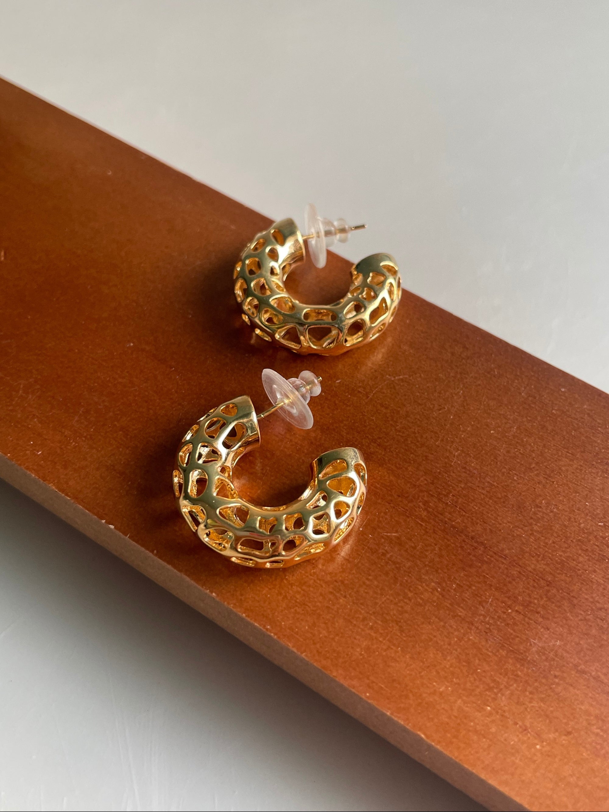 HIVE HOOPS (GOLD)