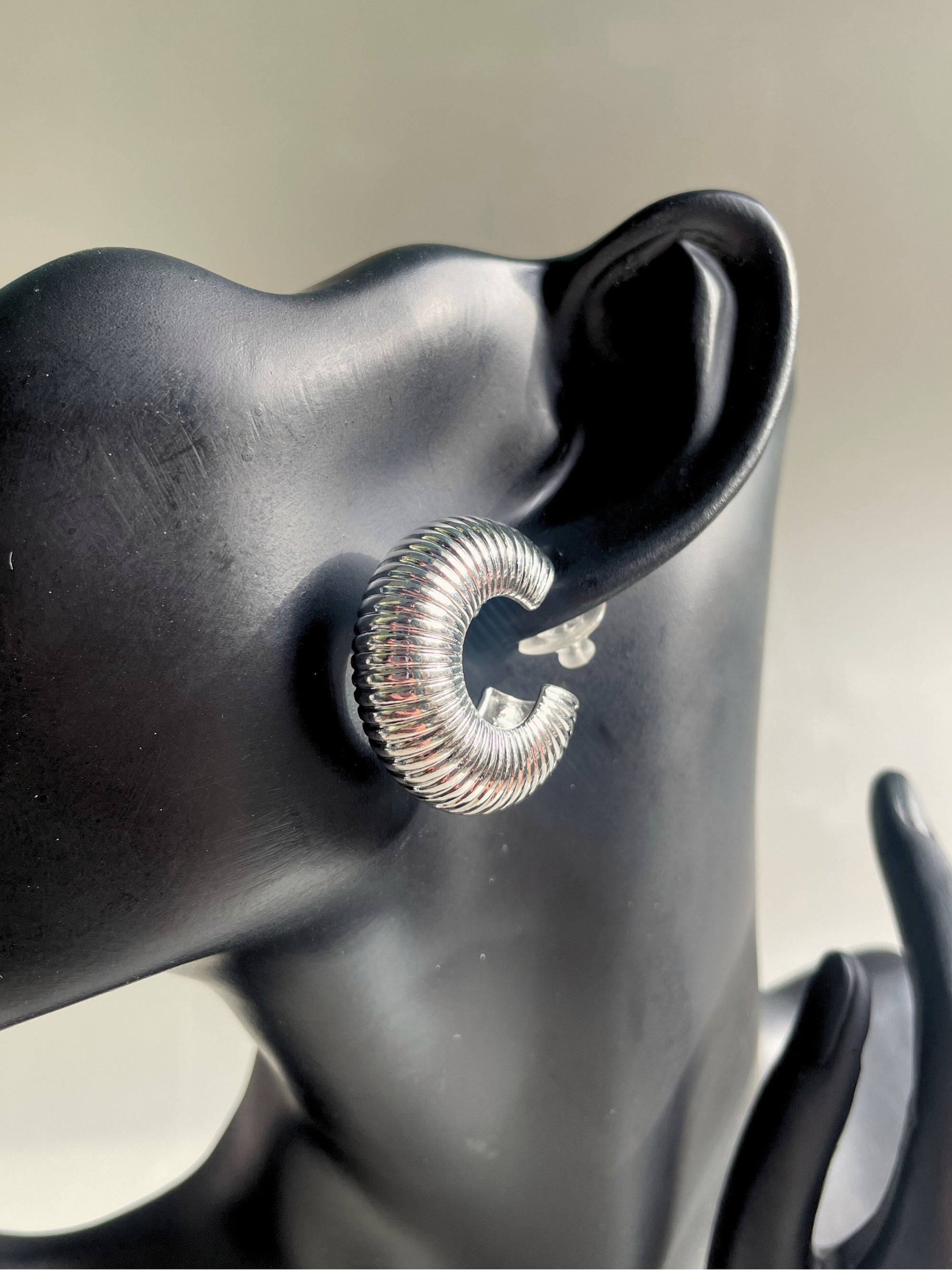 LUNAR HOOPS