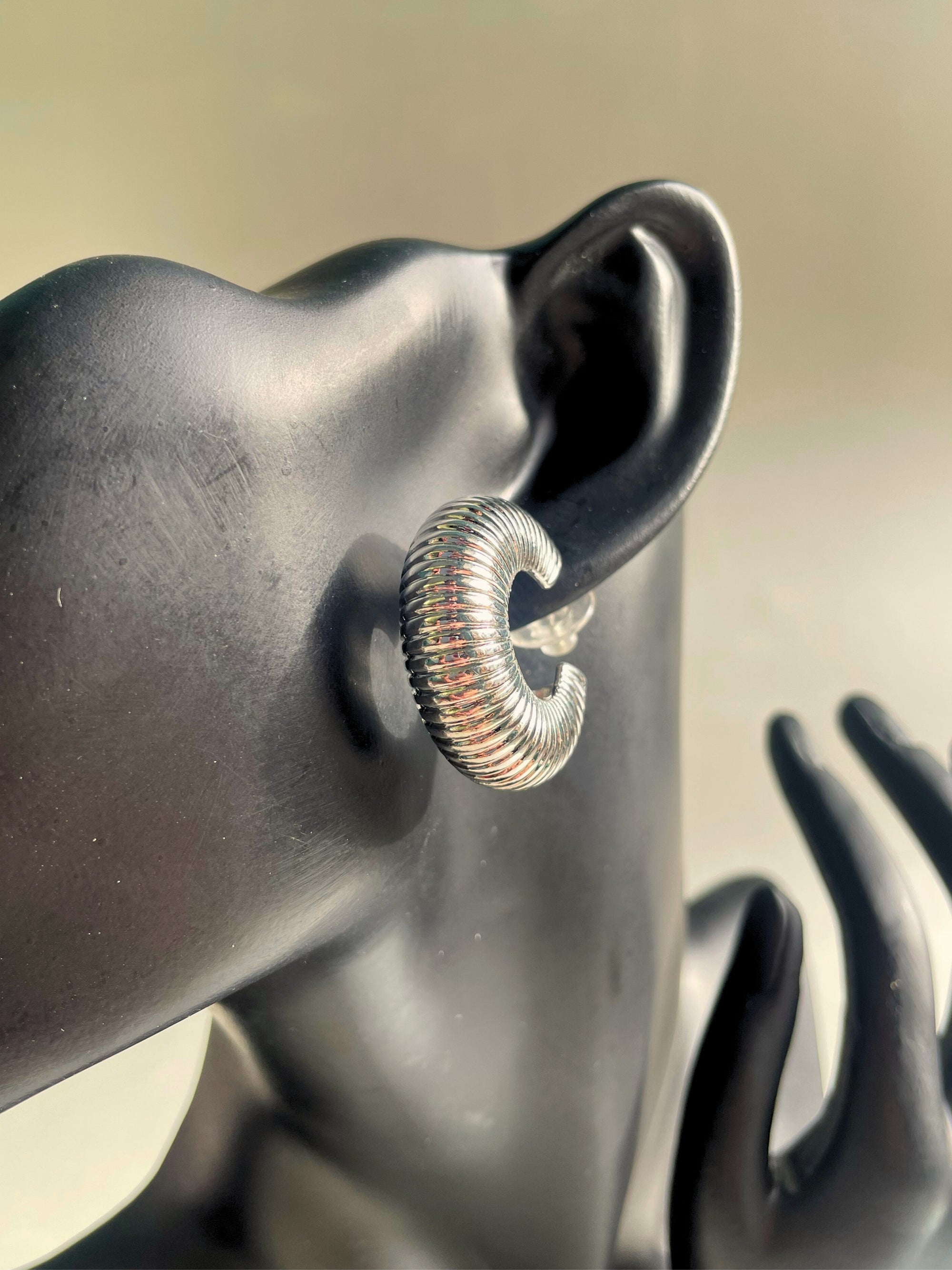 LUNAR HOOPS